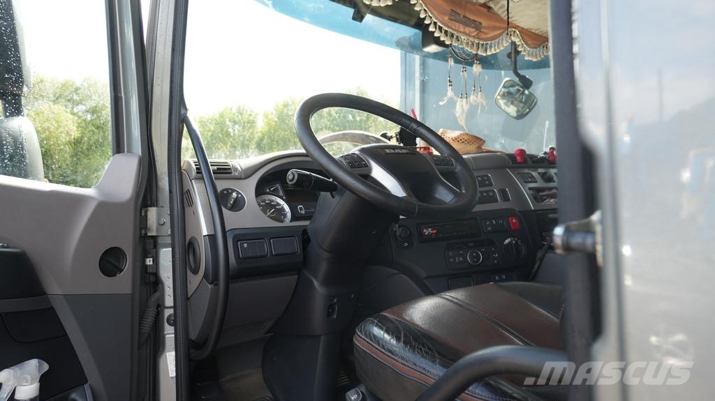 DAF CF 480 8x2 Open box truck with Hiab X-Hiduo 228 E- Grúas todo terreno