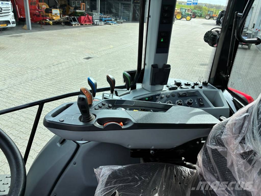 Valtra G125 Active met kruipbak Tractores