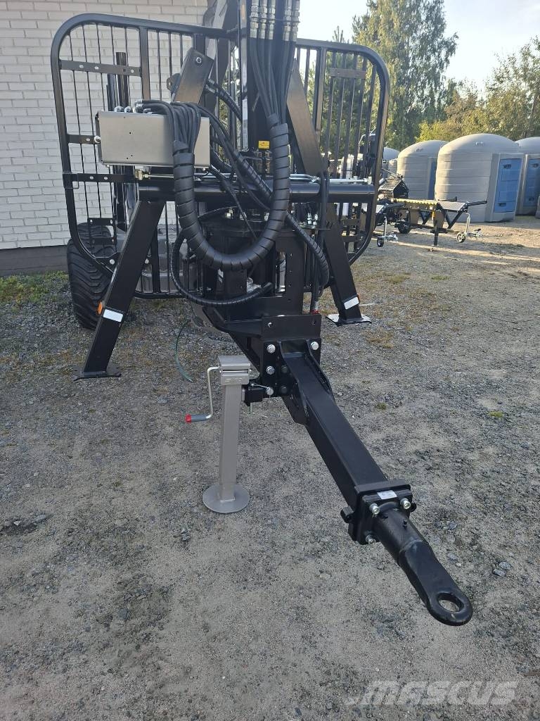 Multiforest Trejon MF950 ja V6500 sähköisellä ohjauksella Reboques Florestais