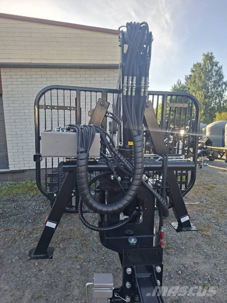 Multiforest Trejon MF950 ja V6500 sähköisellä ohjauksella Reboques Florestais