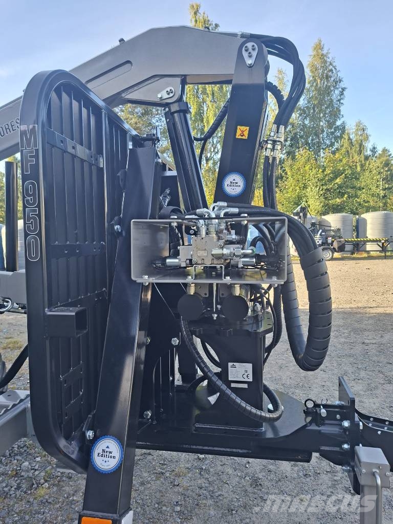 Multiforest Trejon MF950 ja V6500 sähköisellä ohjauksella Reboques Florestais