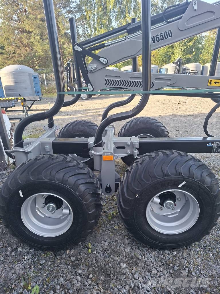 Multiforest Trejon MF950 ja V6500 sähköisellä ohjauksella Reboques Florestais