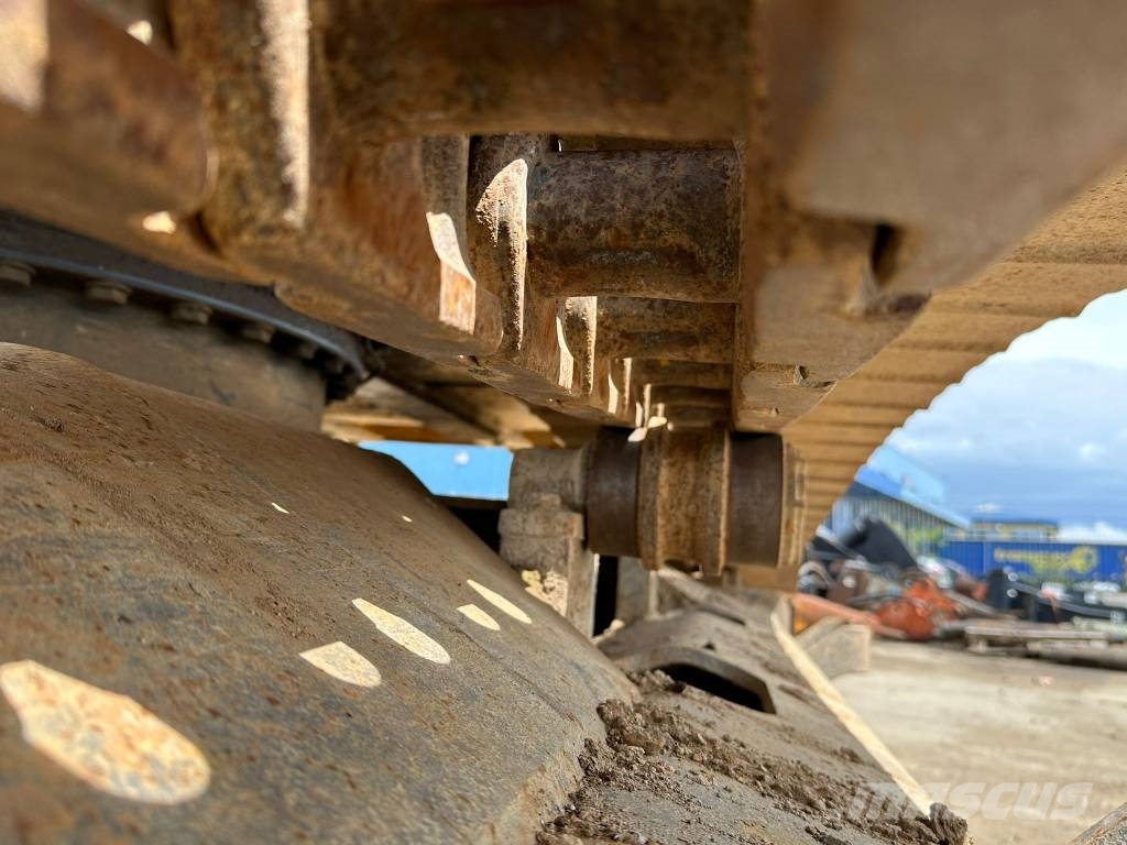 JCB JS 240 N LC Bageri guseničari