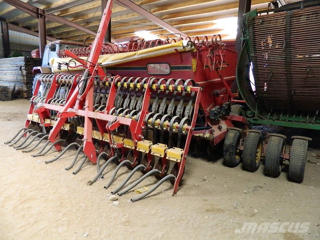 Väderstad Rapid400C مثاقيب