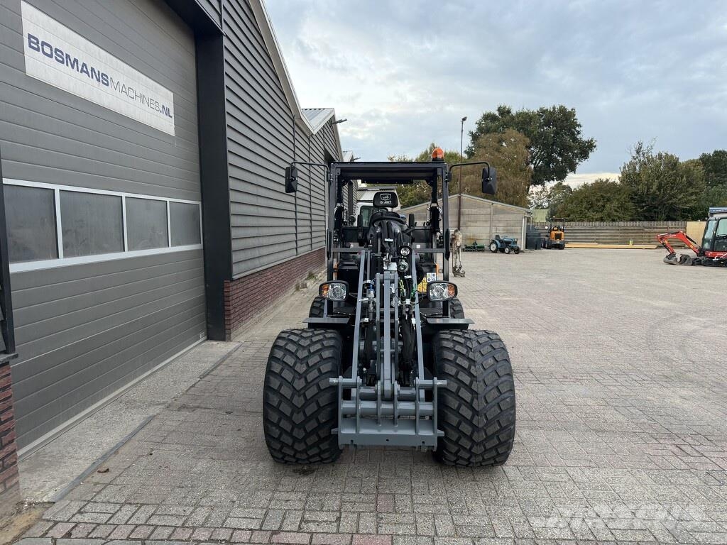 GiANT G3500 X-TRA shovel NIEUW Kolesni nakladalci