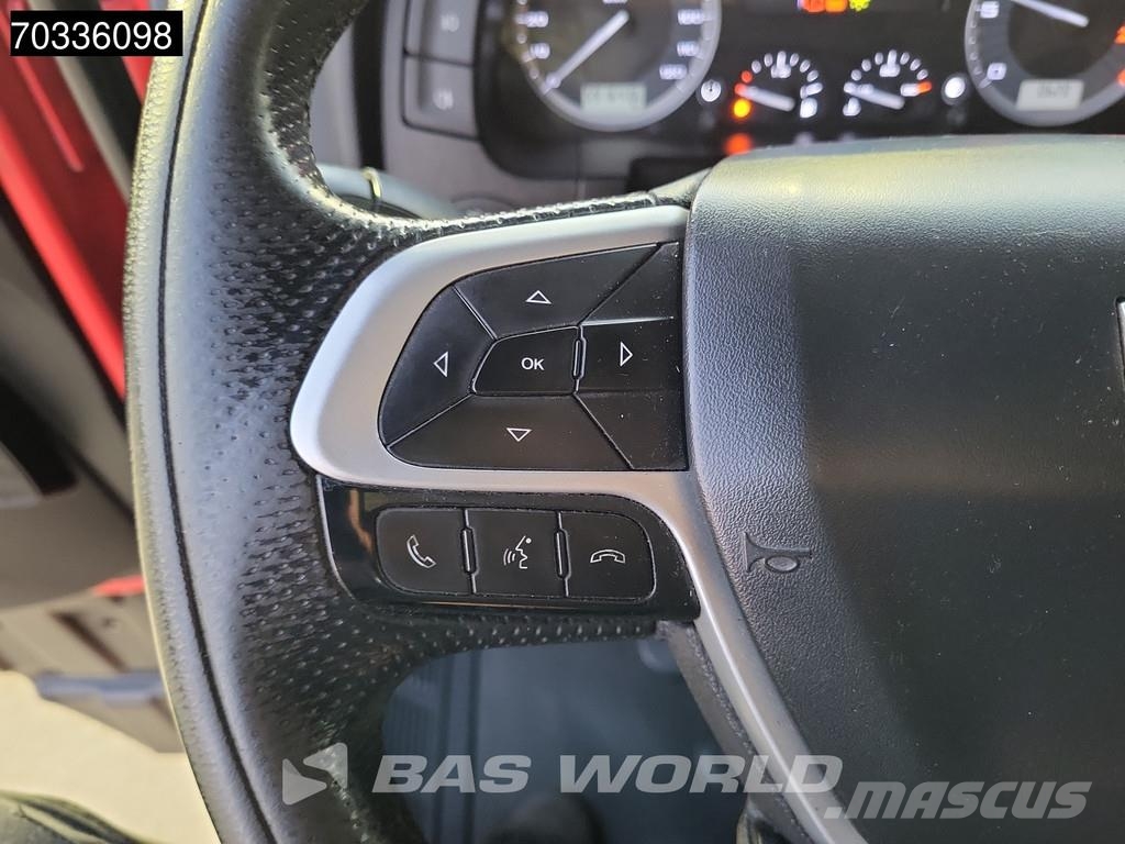 Iveco S-Way 460 S-Way 4X2 LNG! Retarder 2x Tanks Full-Ai Tegljači