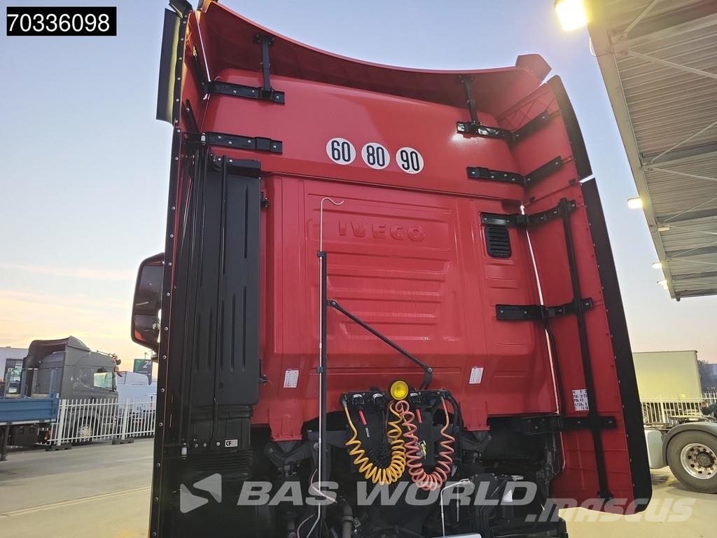 Iveco S-Way 460 S-Way 4X2 LNG! Retarder 2x Tanks Full-Ai Tracteur routier