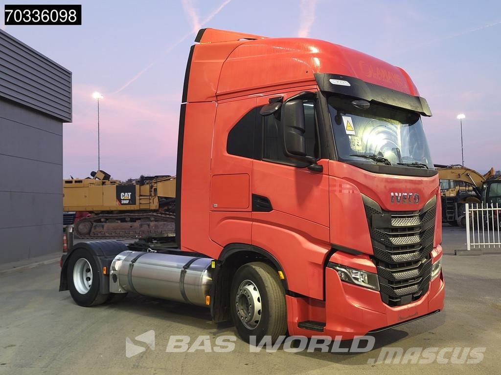 Iveco S-Way 460 S-Way 4X2 LNG! Retarder 2x Tanks Full-Ai Tracteur routier