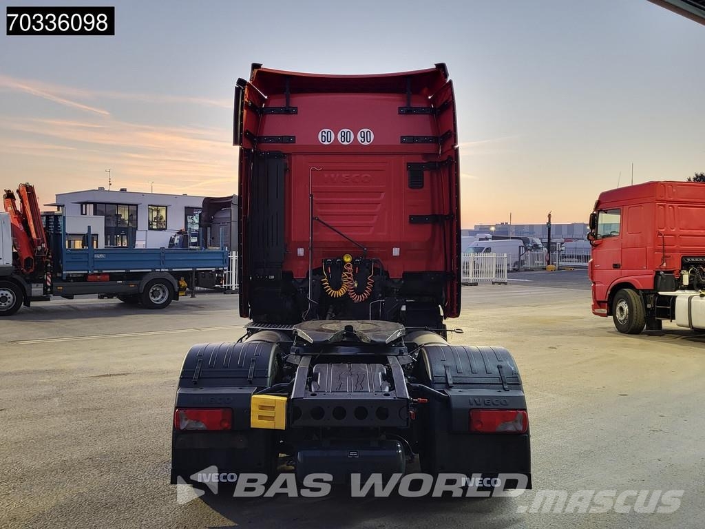 Iveco S-Way 460 S-Way 4X2 LNG! Retarder 2x Tanks Full-Ai Tracteur routier