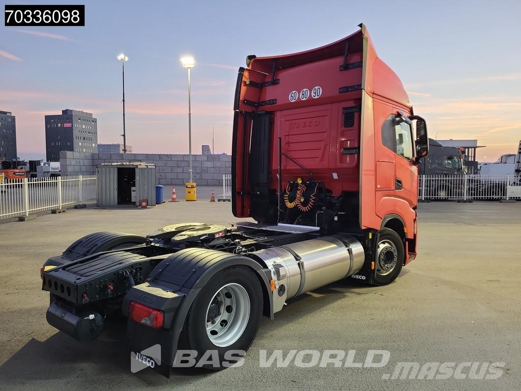 Iveco S-Way 460 S-Way 4X2 LNG! Retarder 2x Tanks Full-Ai Tracteur routier