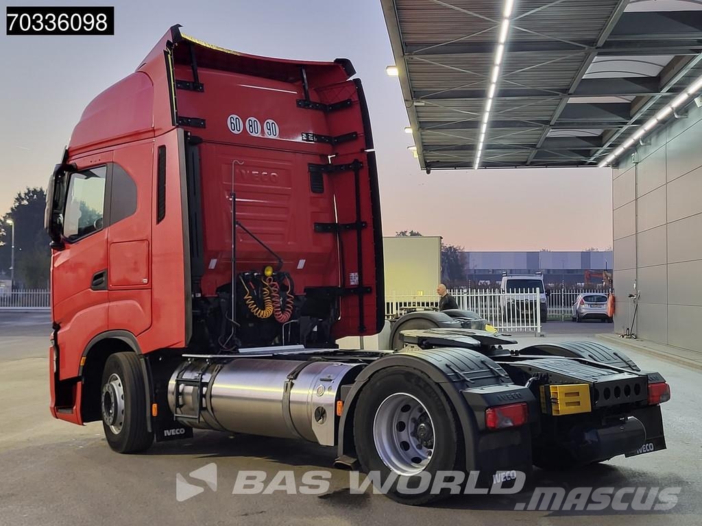 Iveco S-Way 460 S-Way 4X2 LNG! Retarder 2x Tanks Full-Ai Tracteur routier