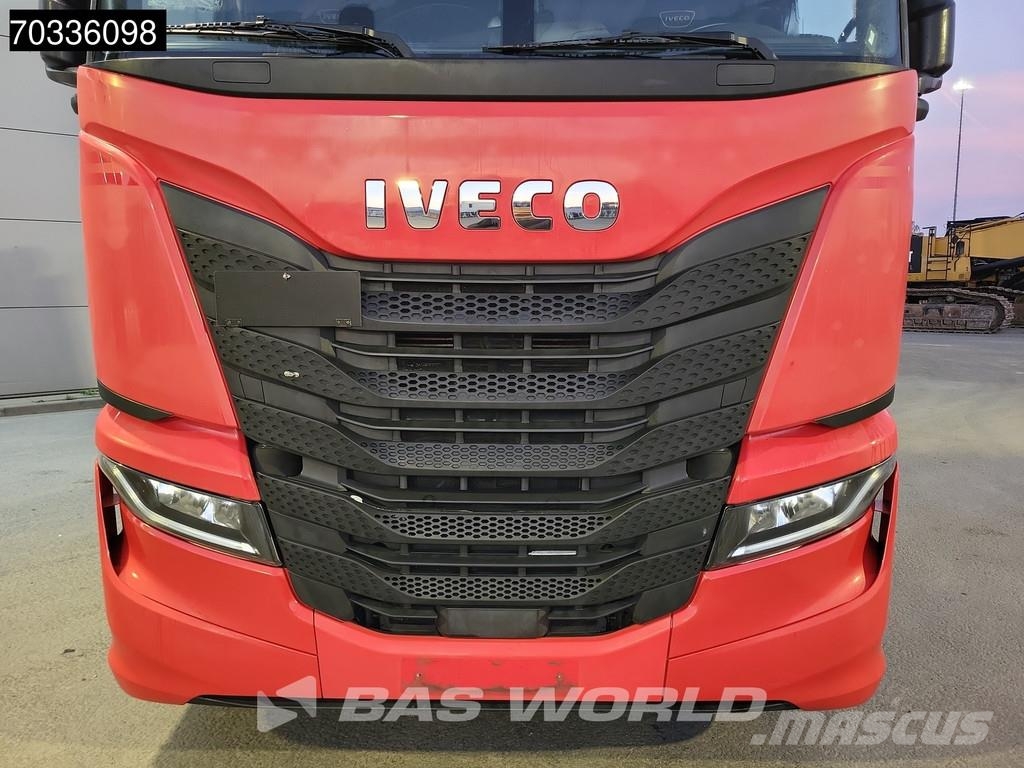 Iveco S-Way 460 S-Way 4X2 LNG! Retarder 2x Tanks Full-Ai Tracteur routier