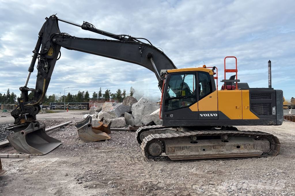 Volvo EC 220 EL inkl 3 Skopor, Tillgänglig from November Bandgrävare