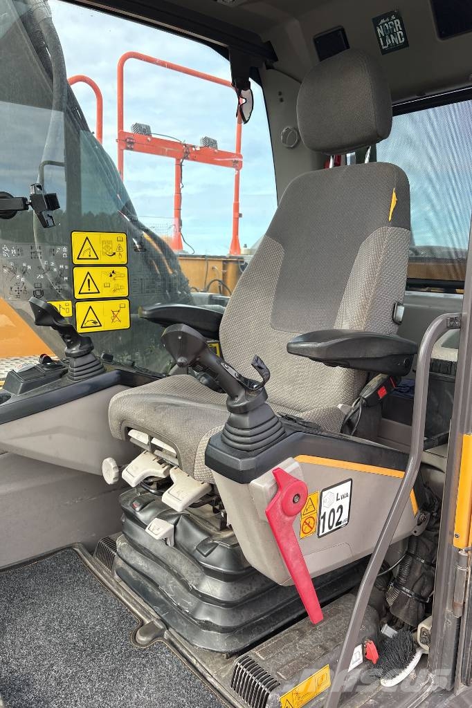 Volvo EC 220 EL inkl 3 Skopor, Tillgänglig from November Bandgrävare