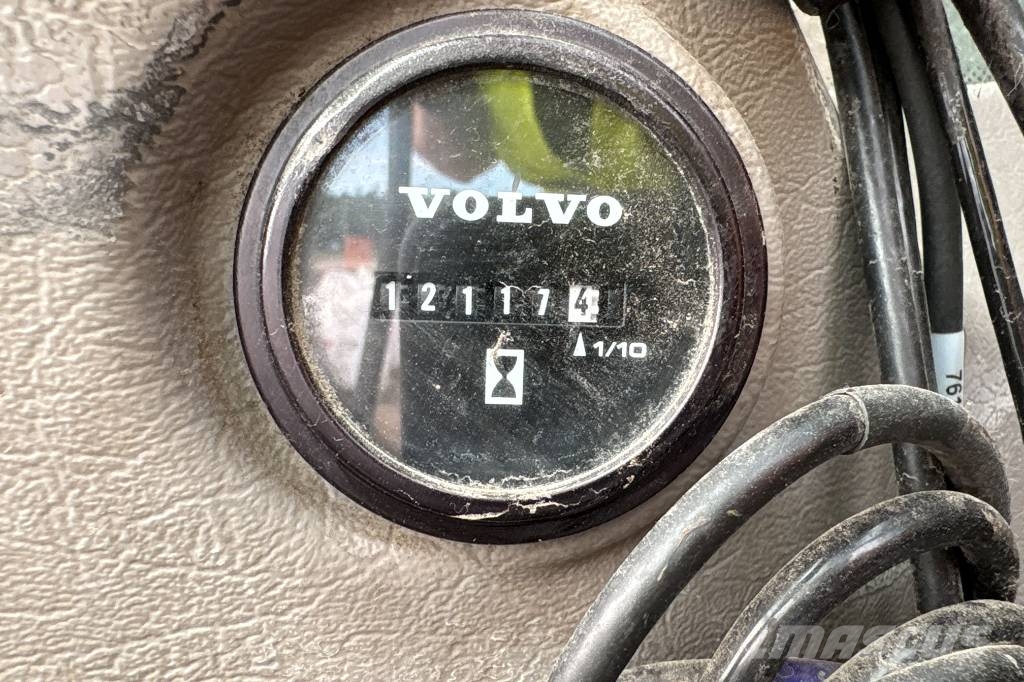 Volvo EC 220 EL inkl 3 Skopor, Tillgänglig from November Bandgrävare