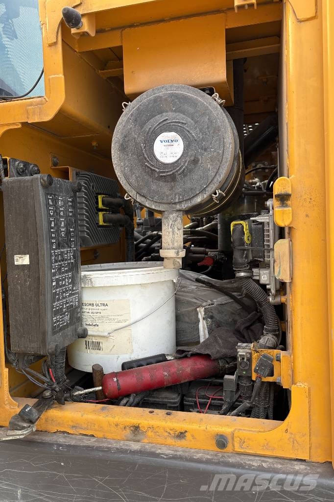 Volvo EC 220 EL inkl 3 Skopor, Tillgänglig from November Bandgrävare