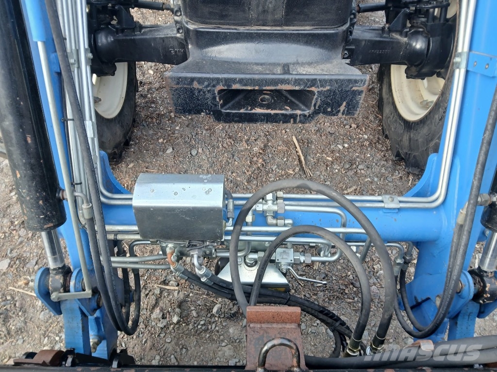 New Holland T 5.115 EC トラクター