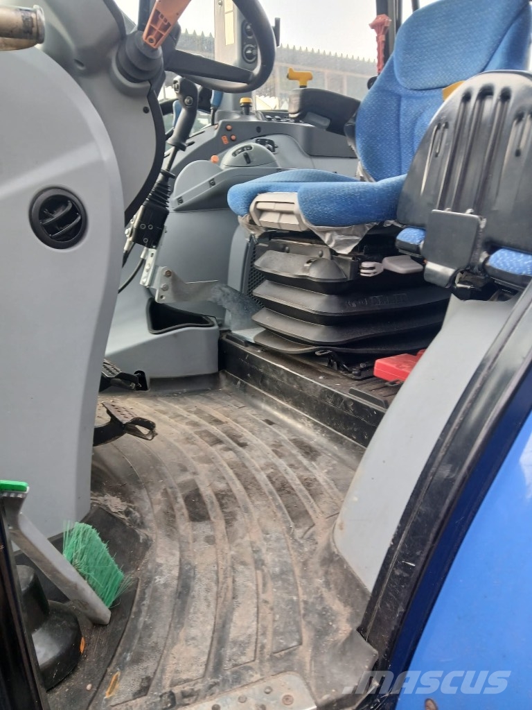 New Holland T 5.115 EC トラクター