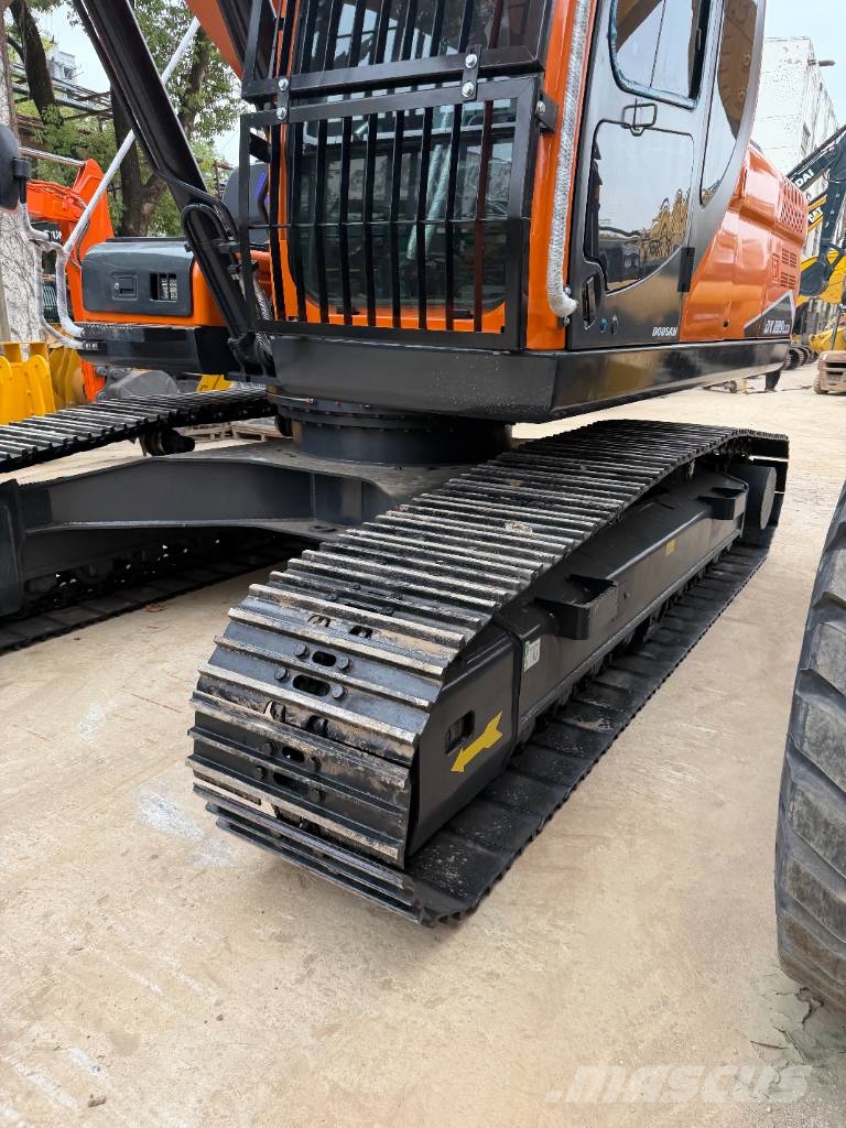 Doosan DX 225 LCA 3000 units excavators in stock 대형 굴삭기 29톤 이상