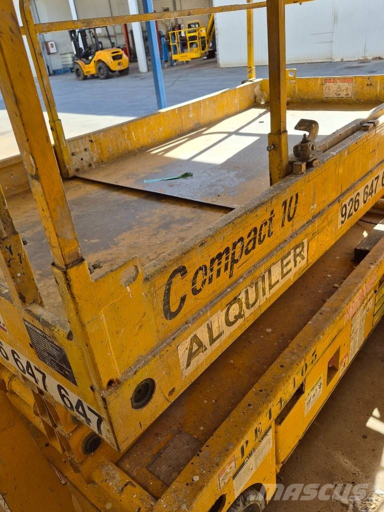 Haulotte Compact 10 Škarjaste dvižne ploščadi