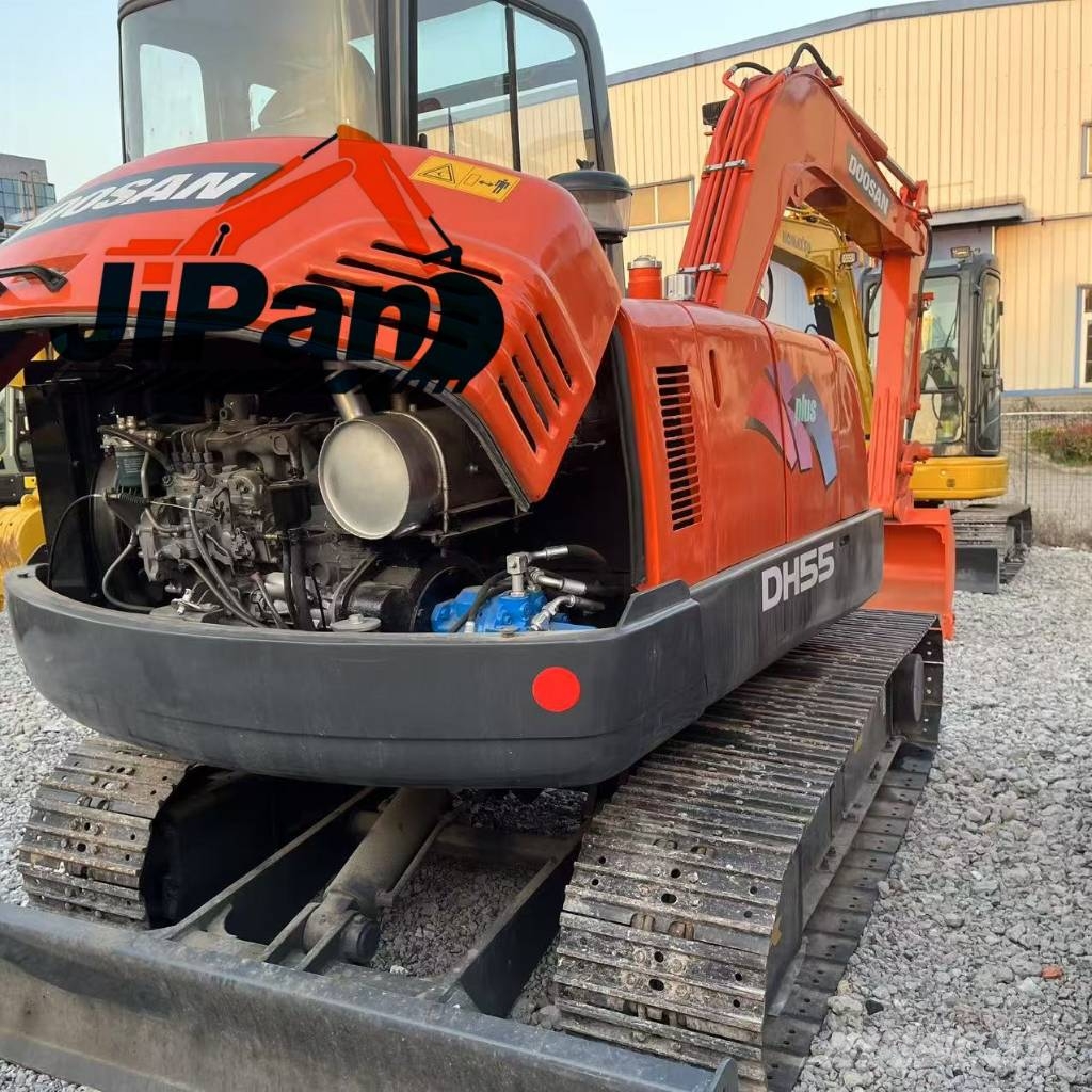 Doosan DH 55 ミニ油圧ショベル 7t以下（ミニユンボ・ミニディガー）
