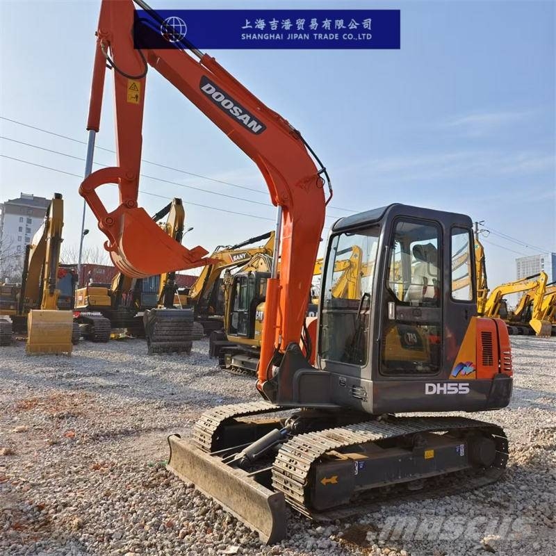 Doosan DH 55 ミニ油圧ショベル 7t以下（ミニユンボ・ミニディガー）