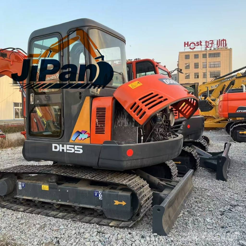 Doosan DH 55 ミニ油圧ショベル 7t以下（ミニユンボ・ミニディガー）