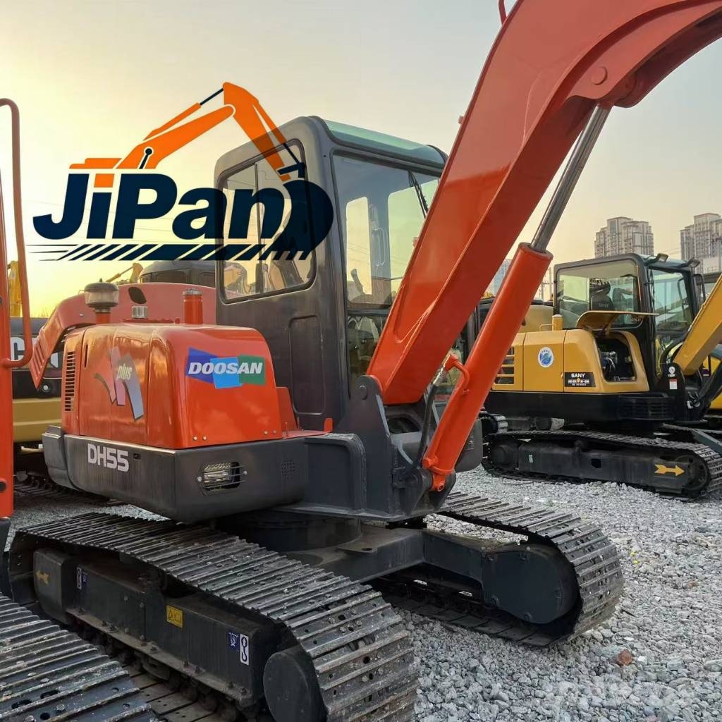 Doosan DH 55 ミニ油圧ショベル 7t以下（ミニユンボ・ミニディガー）