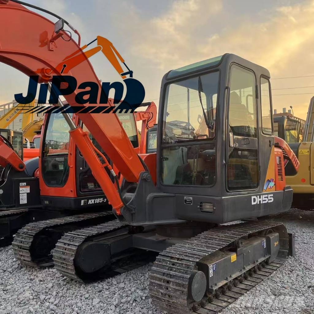 Doosan DH 55 ミニ油圧ショベル 7t以下（ミニユンボ・ミニディガー）