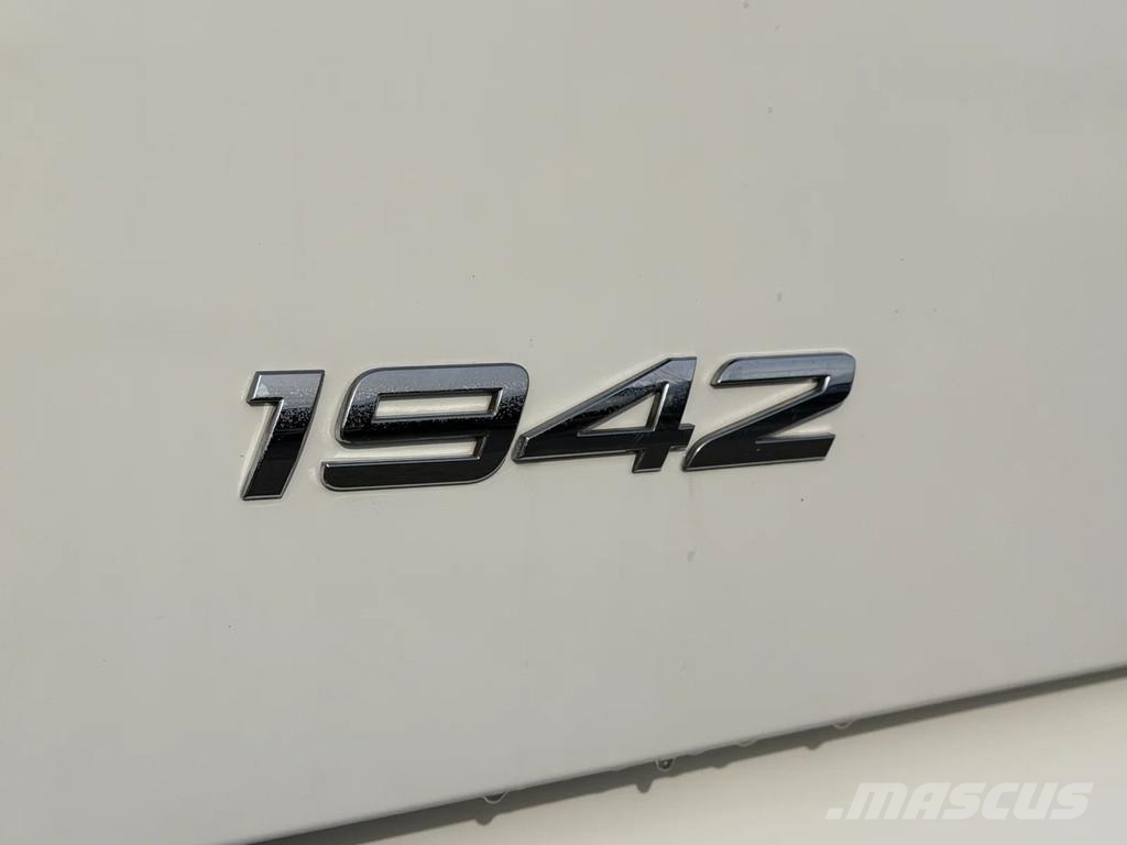 Mercedes-Benz Actros 1942 Full Spoiler 2 Tank *NL-Truck* Vlačilci