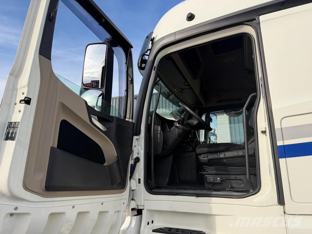 Mercedes-Benz Actros 1942 Full Spoiler 2 Tank *NL-Truck* Vlačilci