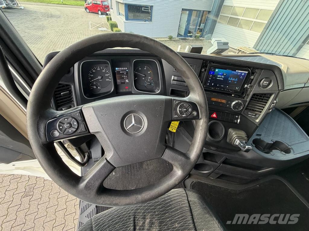 Mercedes-Benz Actros 1942 Full Spoiler 2 Tank *NL-Truck* Vlačilci