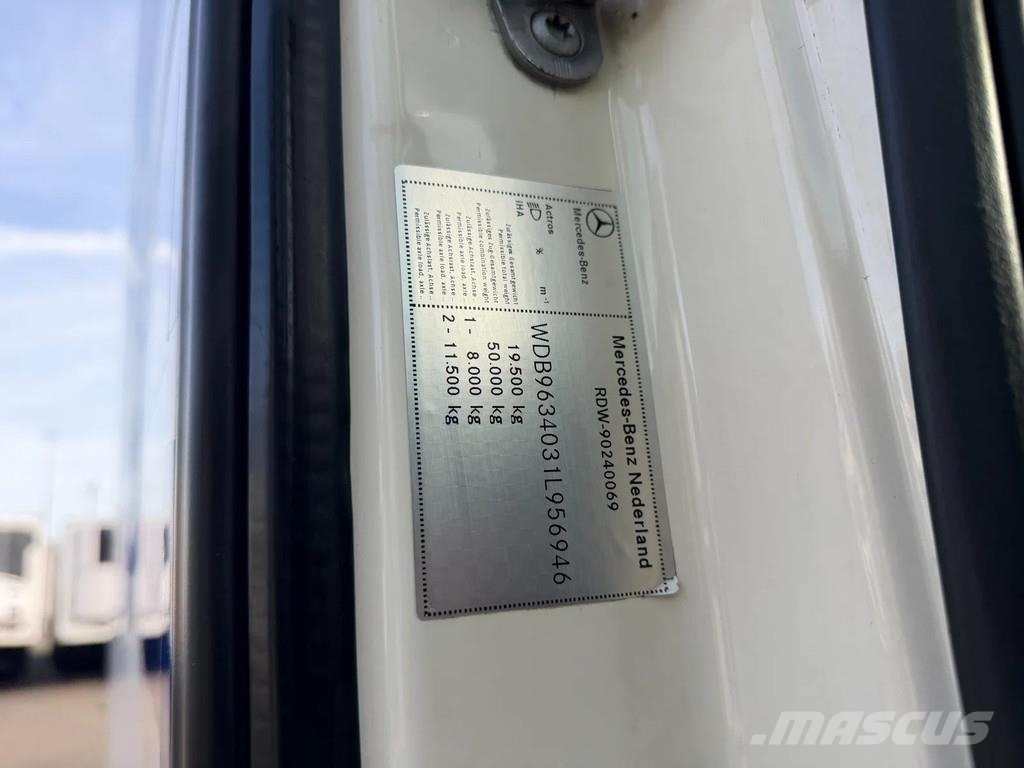 Mercedes-Benz Actros 1942 Full Spoiler 2 Tank *NL-Truck* Vlačilci