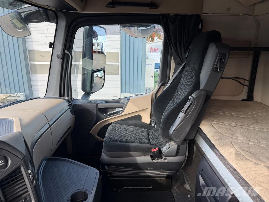 Mercedes-Benz Actros 1942 Full Spoiler 2 Tank *NL-Truck* Vlačilci