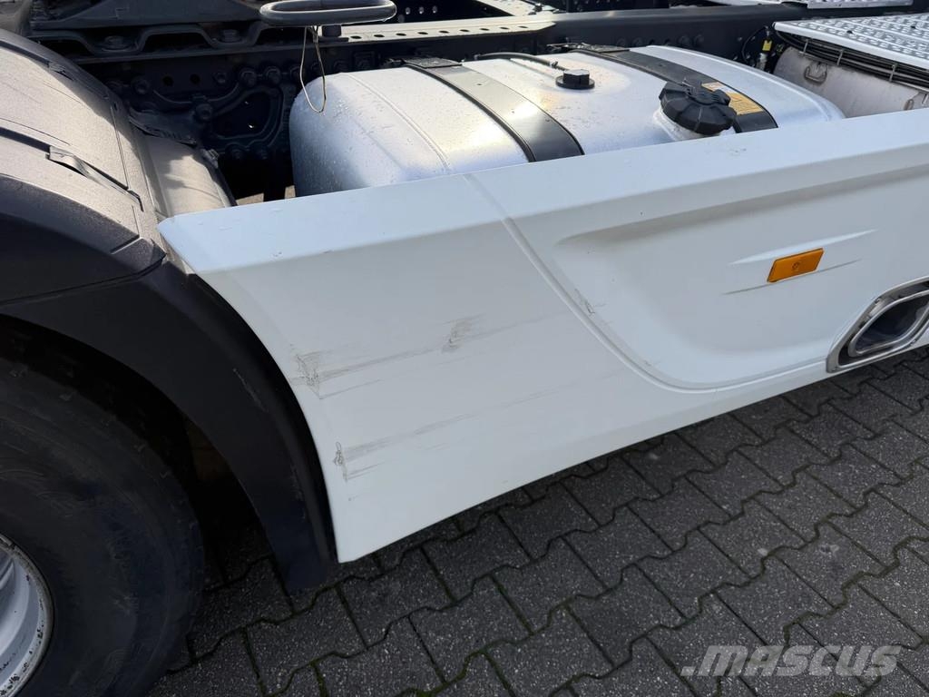 Mercedes-Benz Actros 1942 Full Spoiler 2 Tank *NL-Truck* Vlačilci