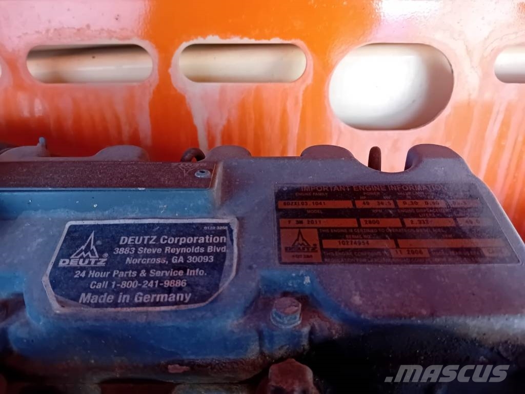 JLG 4394 RT 剪叉式升降机