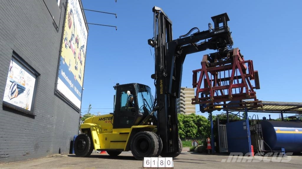 Hyster H10.00XM-6 heftruck met stenenklem Pyöräkaivukoneet