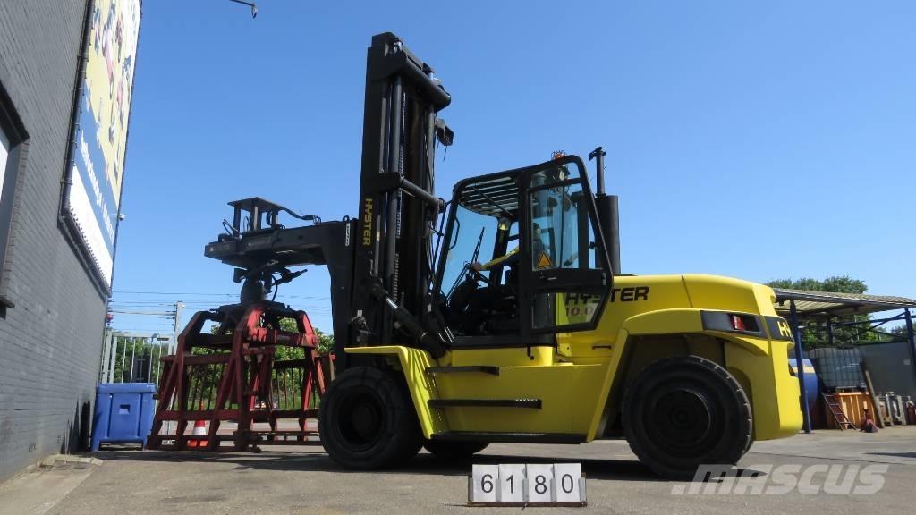 Hyster H10.00XM-6 heftruck met stenenklem Pyöräkaivukoneet