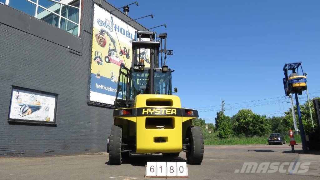Hyster H10.00XM-6 heftruck met stenenklem Pyöräkaivukoneet
