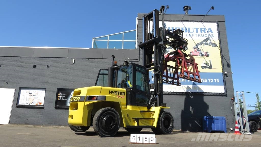 Hyster H10.00XM-6 heftruck met stenenklem Pyöräkaivukoneet