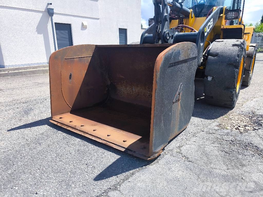 JCB 427 ZX T4F *Klima* Waage* Cargadoras sobre ruedas