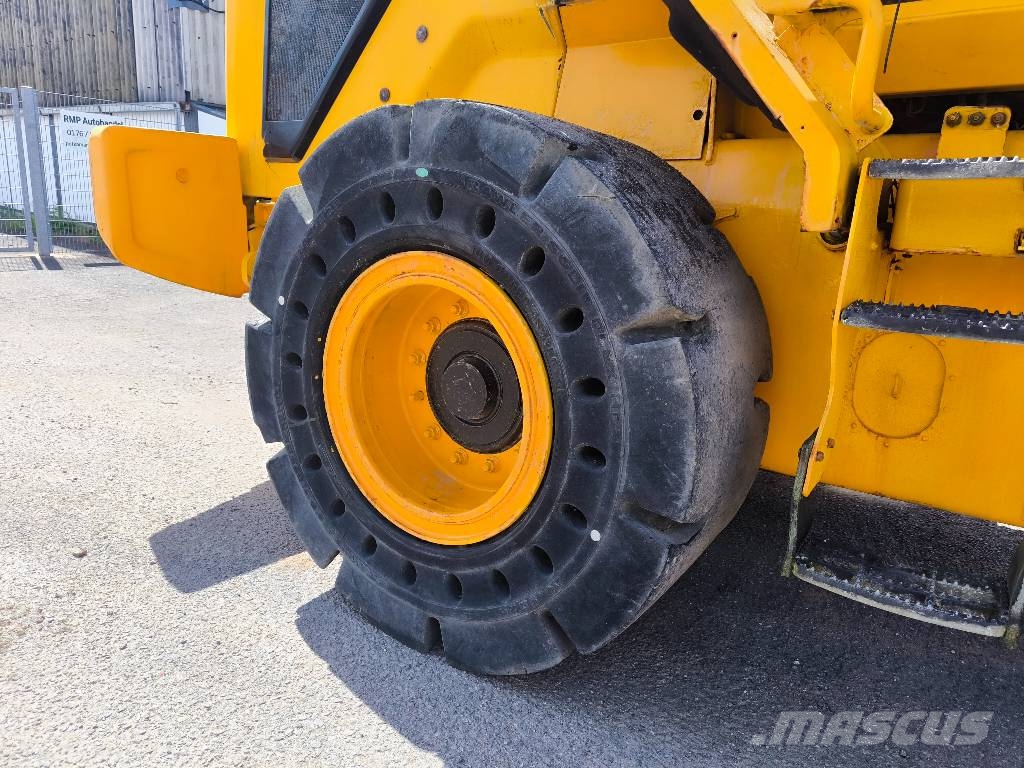 JCB 427 ZX T4F *Klima* Waage* Cargadoras sobre ruedas