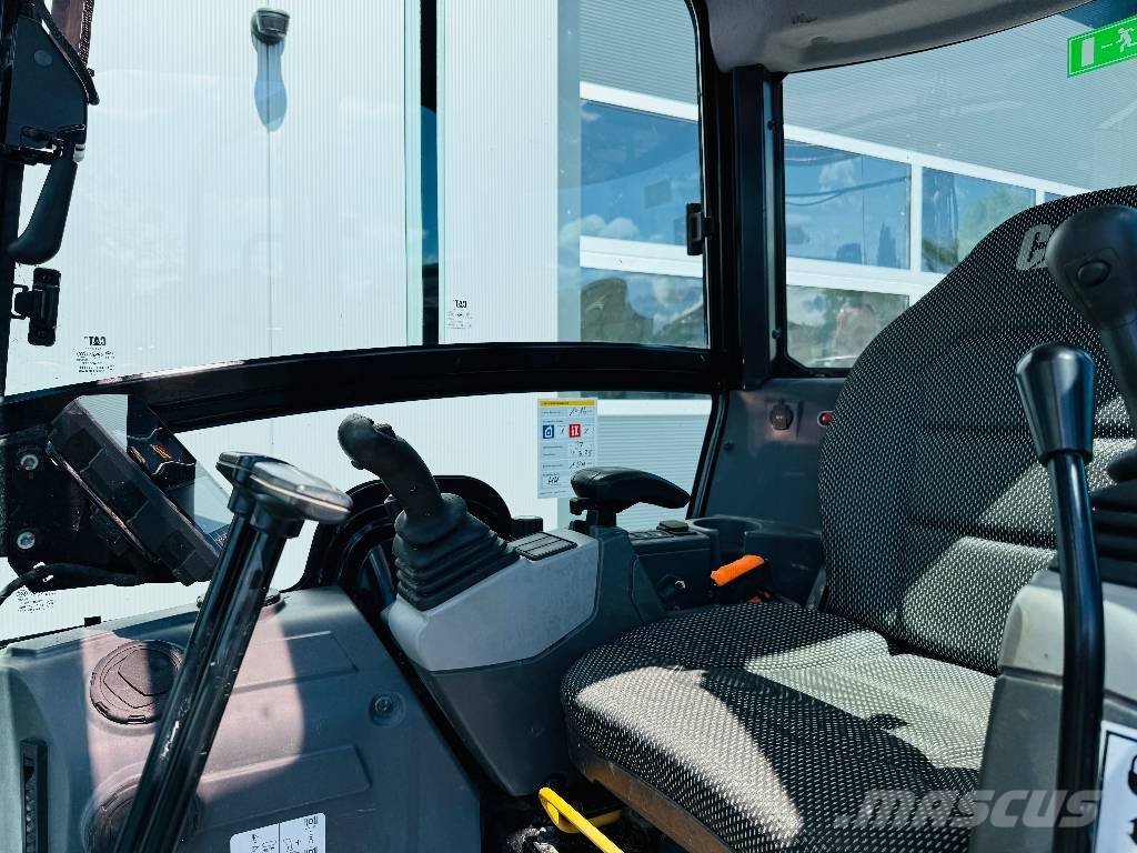 CAT 301.8 Miniescavatori
