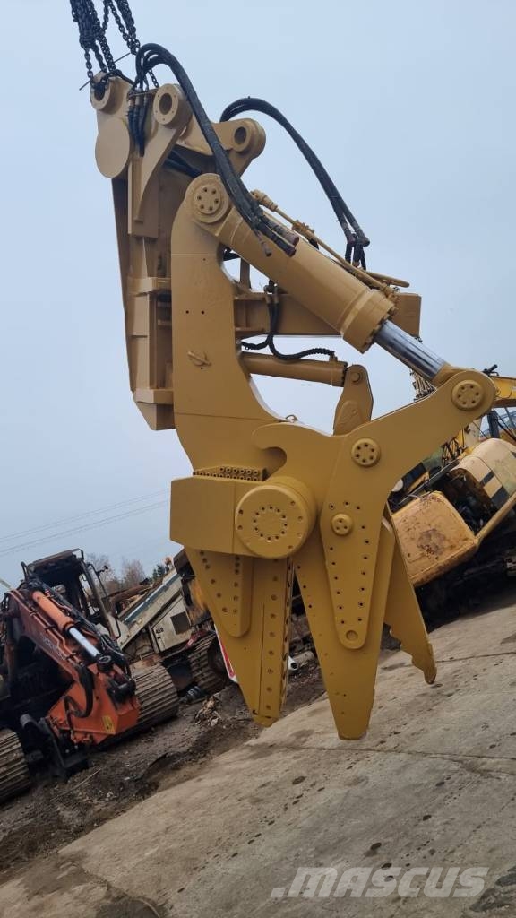 Alligator Hydraulic High Reach 60T Crushers