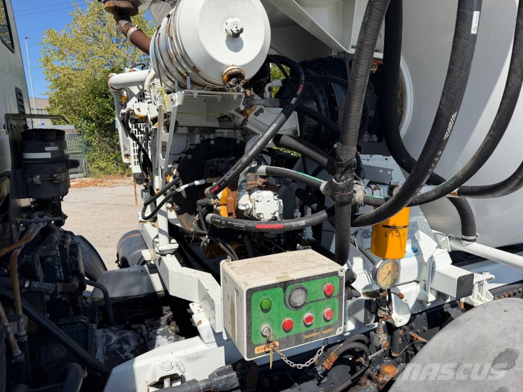 Iveco Trakker 450 Kamioni mešalice za beton