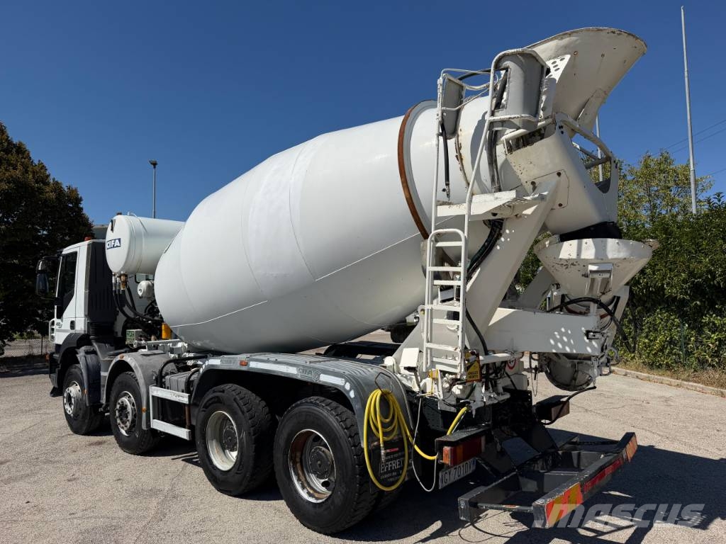 Iveco Trakker 450 Kamioni mešalice za beton