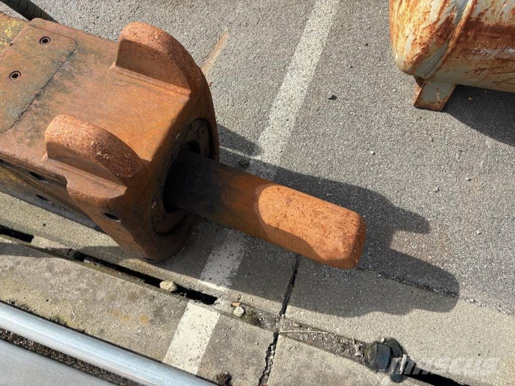 Epiroc HB 2000 DP Hidrolik kırıcılar