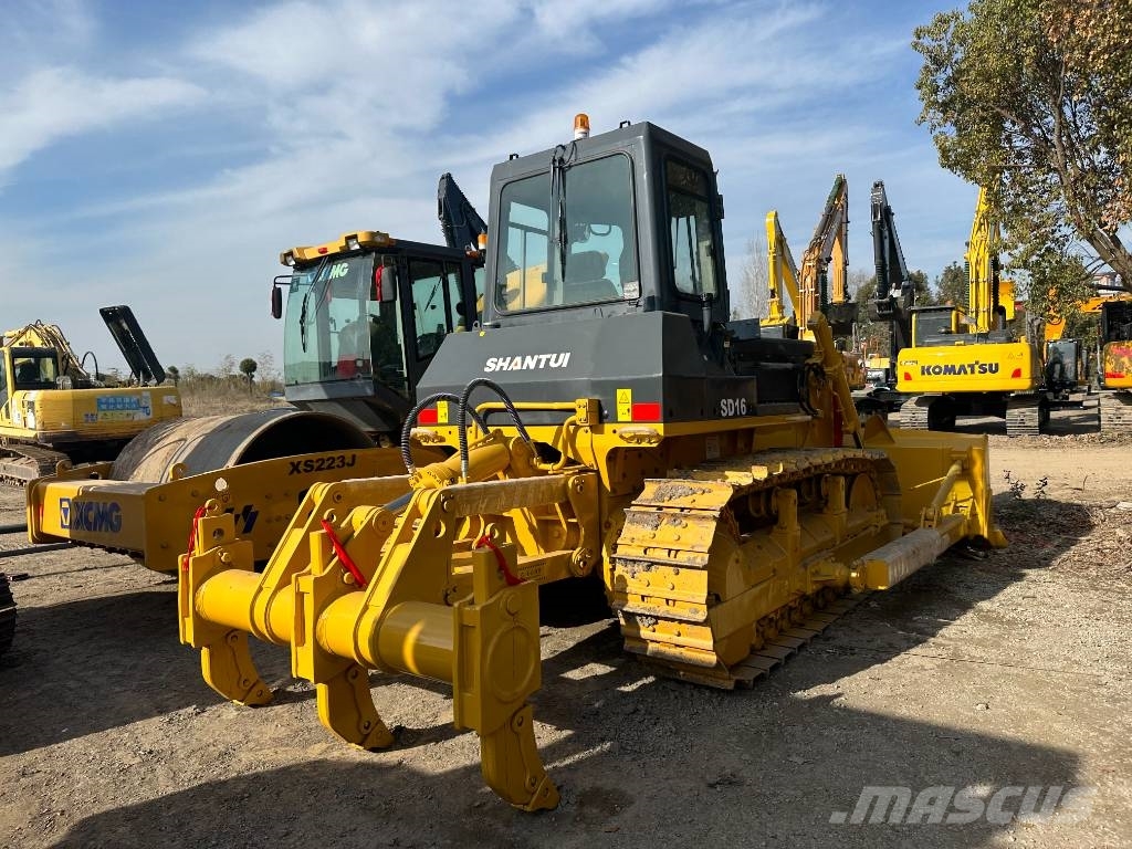 Shacman SD 16 بلدوزرات مجنزرة