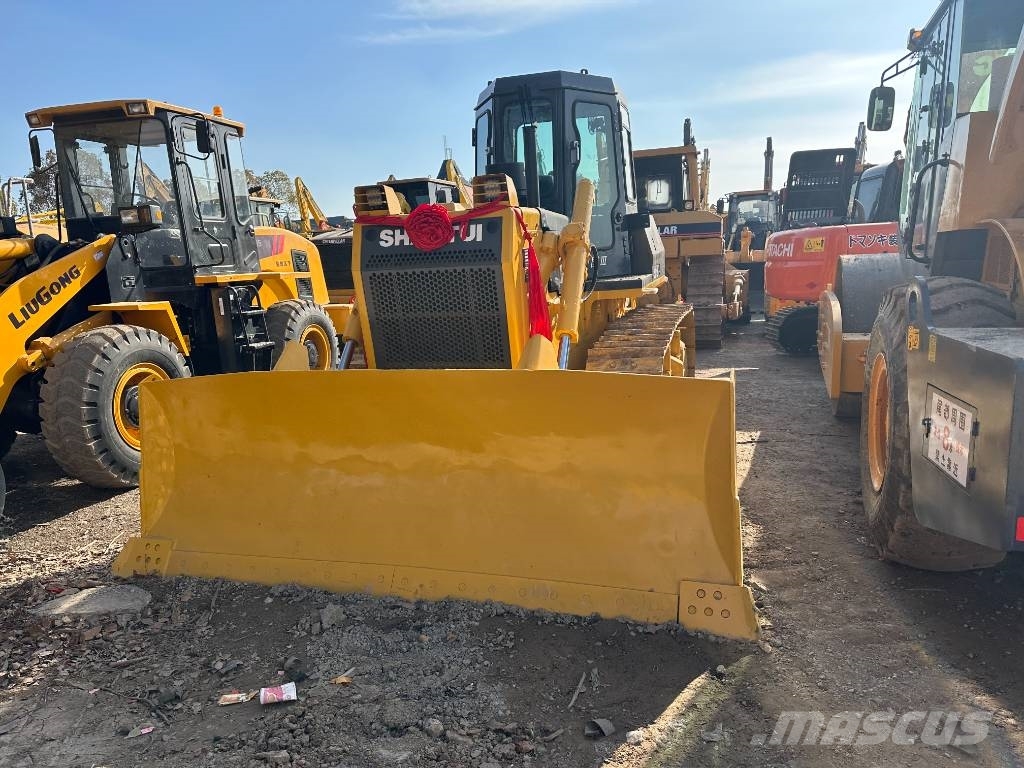 Shacman SD 16 بلدوزرات مجنزرة