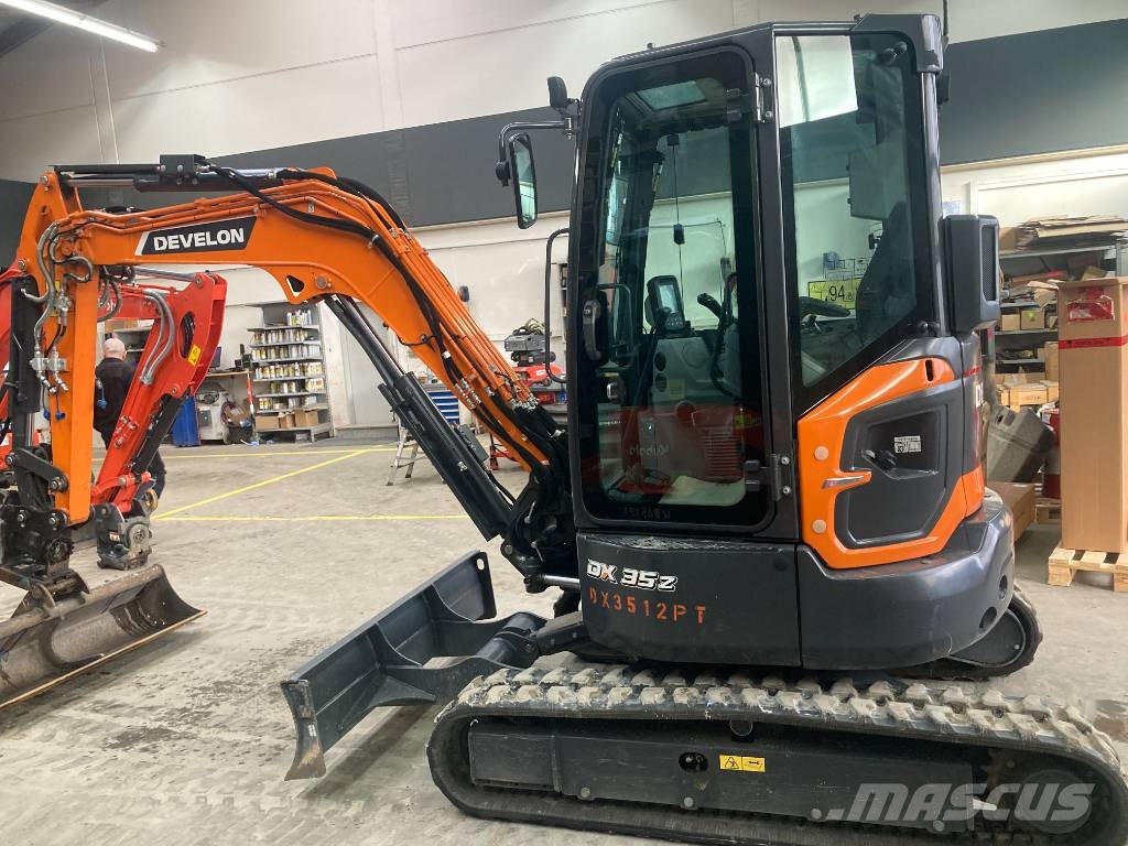 Develon Kurzheckbagger DX 35 Z-7 Kāpurķēžu ekskavatori